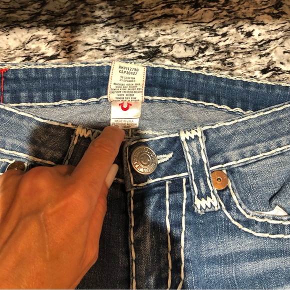 Woman’s New True Religion Capri Pants - Picture 3 of 8